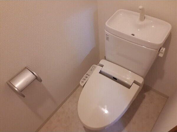 リアライズ代官町のトイレ