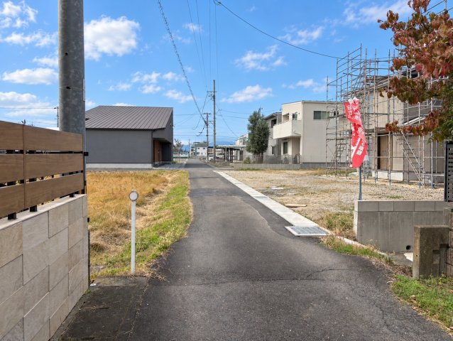 リーブルガーデン　岐阜市中鶉　全４区画分譲の前面道路含む現地写真|「現地（2026年10月23日）撮影」　　
■前面道路　
■ヤマダ不動産　株式会社リライフ