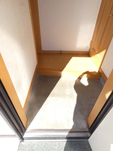 拓穂ハイツ (新開)の玄関