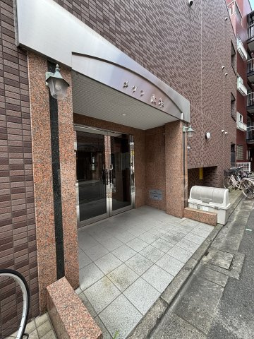 メゾン山本のエントランス