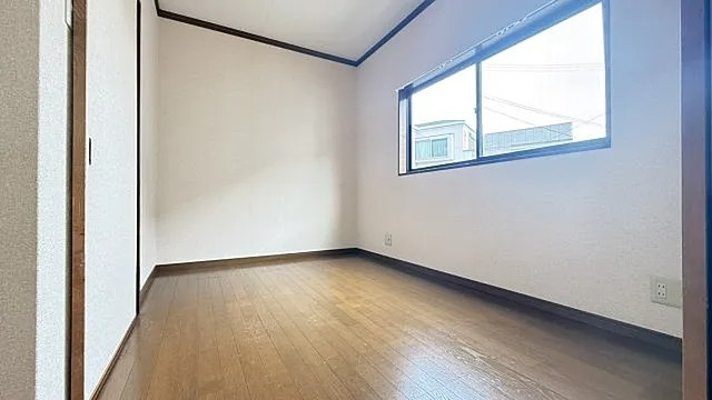 中原通1丁目貸家の居間・リビング