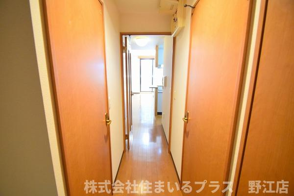 アルバＴの玄関