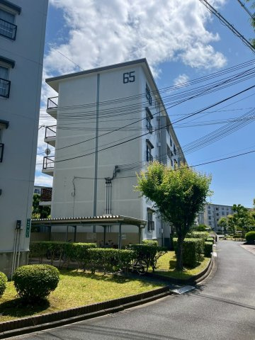 富田団地71号棟の外観