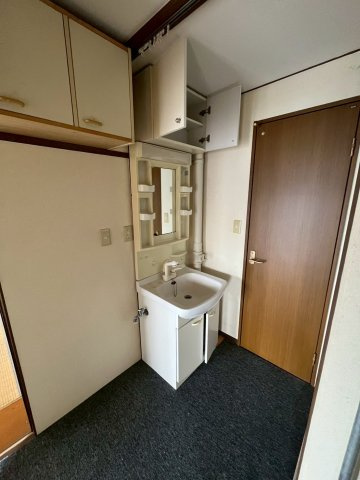 富田団地71号棟の洗面所