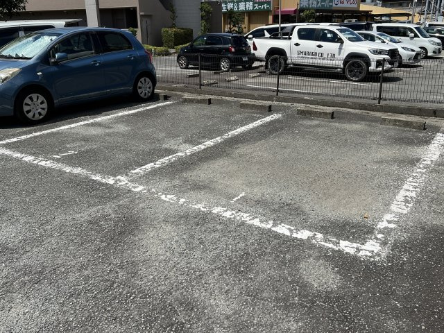 ハイツ天川の駐車場