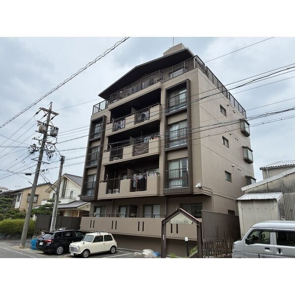 ランパート池場の外観