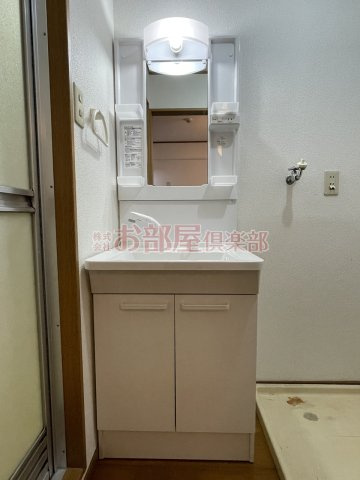オーシャン日吉Ⅱの洗面所|ゆったりとスペースのある洗面所