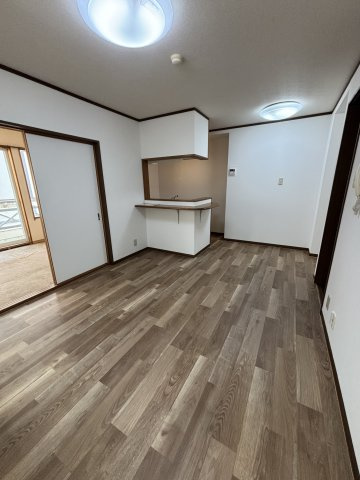 グリュイエール野田1号館の居間・リビング