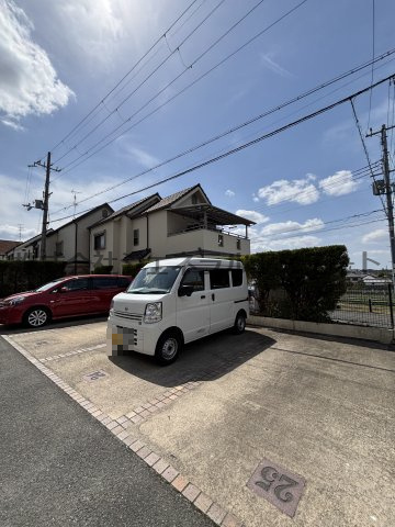 グリュイエール野田1号館の駐車場