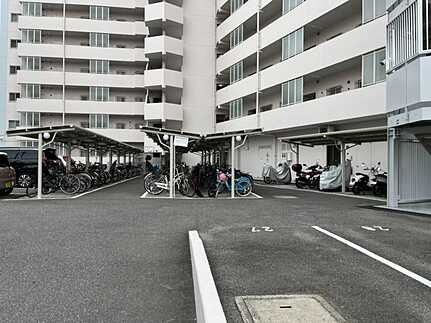 サニーハイム舟入の駐車場