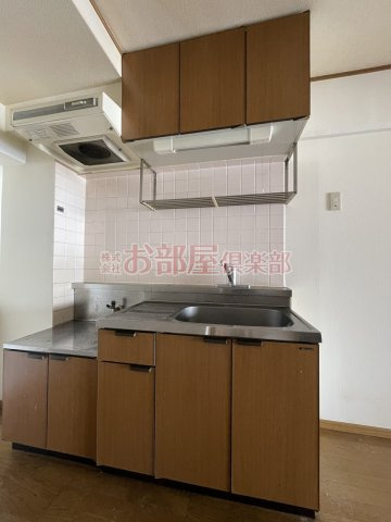 オーシャン日吉Ⅱのキッチン|コンパクトなキッチンで掃除もラクラク