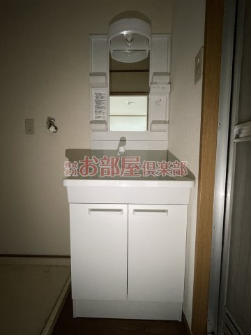 オーシャン日吉Ⅱの洗面所|スペースが確保できる洗面所です