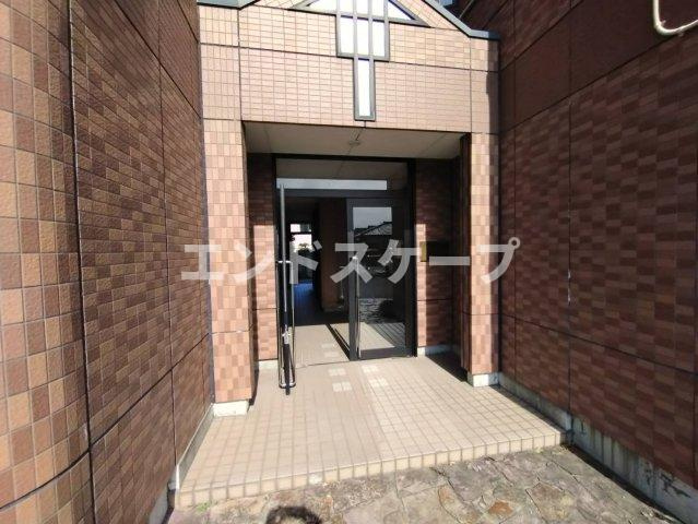モデルナ江木のエントランス|高崎、前橋のお部屋探しはエンドスケープまで！お客様の理想お聞かせ下さい♪
