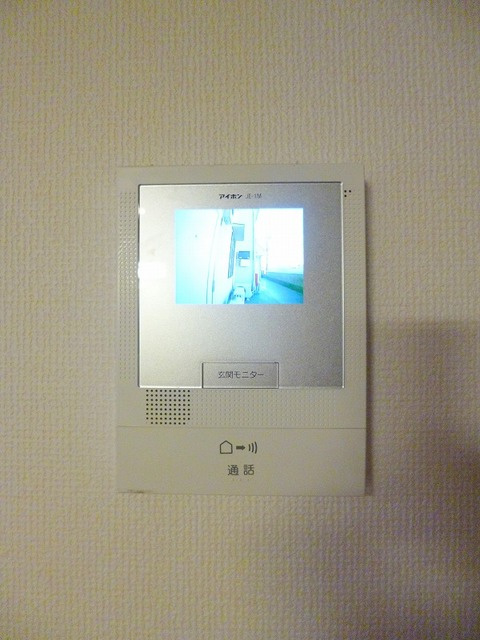 メゾン・オークのセキュリティ|★来客者を事前に確認出来て防犯に繋がる、ＴＶモニターホンです★