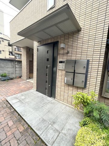 ＣＬＯＶＥＲ　ＨＯＵＳＥのエントランス|★安心のエントランスオートロック★