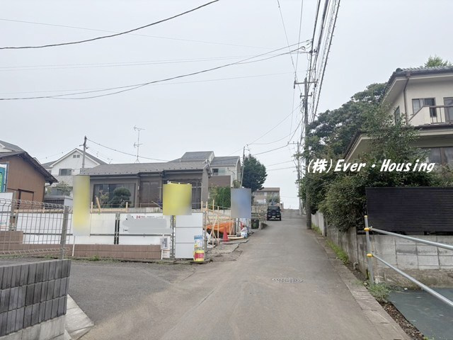 戸建 東久留米市小山２丁目の前面道路含む現地写真