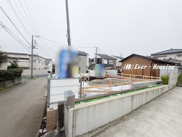 戸建 東久留米市小山２丁目の前面道路含む現地写真