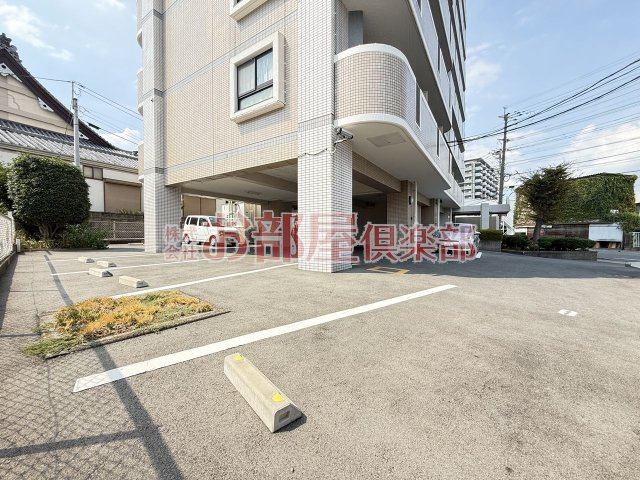 トーカン久留米駅東Ⅱキャステールの駐車場|駐車場に車を止められます