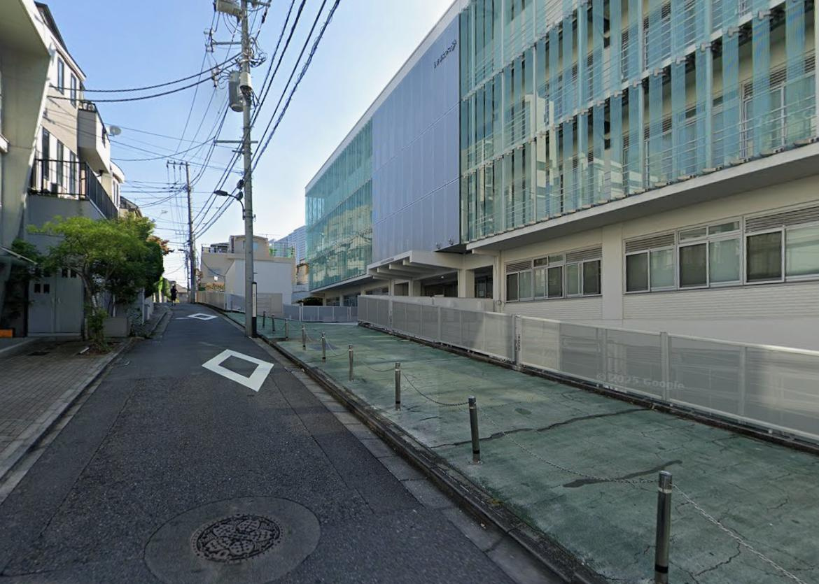 新宿区市谷砂土原町３丁目の店舗事務所の周辺