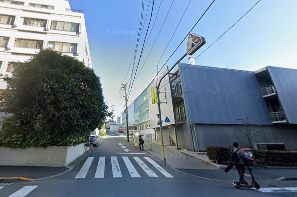 新宿区市谷砂土原町３丁目の店舗事務所の周辺