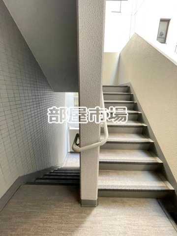 LA.スイート上野のその他共用部分|共用階段