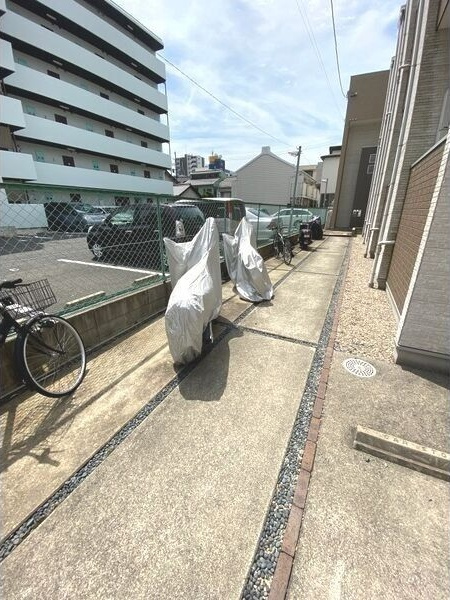 デザイナーズコーポ賑町のエントランス