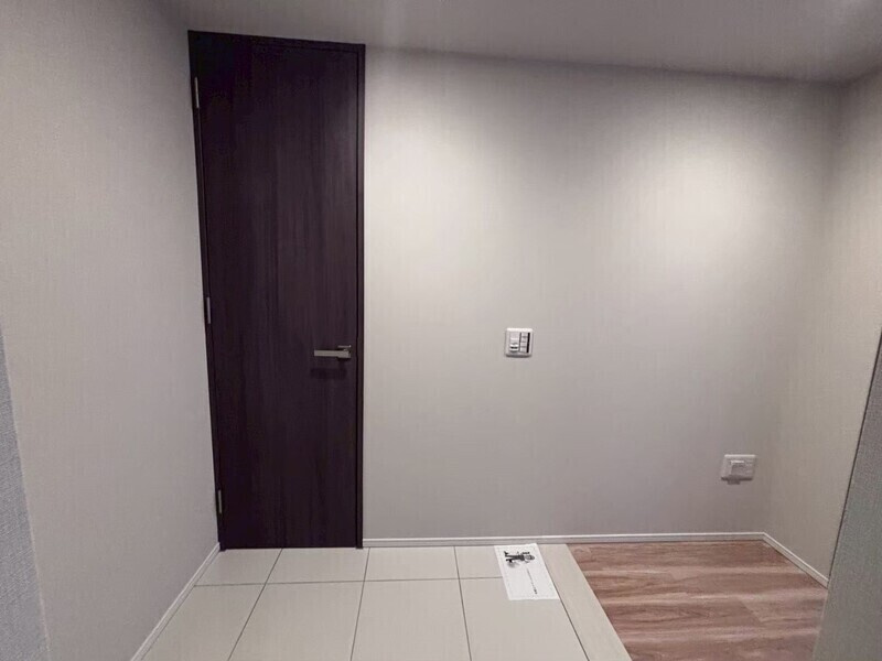 大阪市中央区高津３丁目の賃貸マンションの玄関