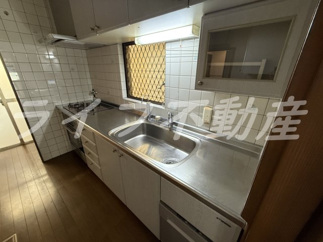 深野5丁目テラスのキッチン|コンパクトなキッチンで掃除もラクラク