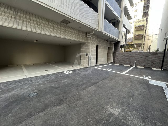 Quintet NAMBAの駐車場|レジュールアッシュNAMBA　駐車場