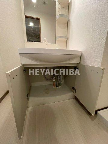 razveil入谷の洗面所|下部収納