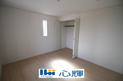 【洋室】 | クレイドルガーデン宇部市西岐波第９（２号棟） | 住まう方でカスタマイズして頂けるシンプルなデザインの内装。ご自身で素敵な空間を創り上げられます。