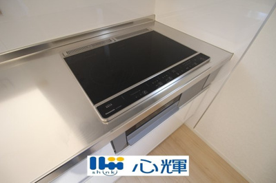 【キッチン】 | クレイドルガーデン宇部市西岐波第９（２号棟） | ＩＨクッキングヒーターは火を使わないので安心です。お掃除の手間もかかりません。