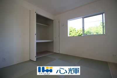 【和室】 | クレイドルガーデン宇部市西岐波第９（２号棟） | リビングから続く和室はゲストルームとしても使用できます。






