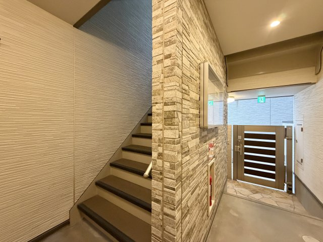 フジパレス西本町北通Ⅰ番館のエントランス