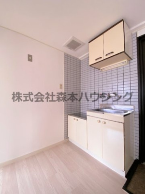 【キッチン】 | 　下木田マンション | コンパクトなキッチンで掃除もラクラク