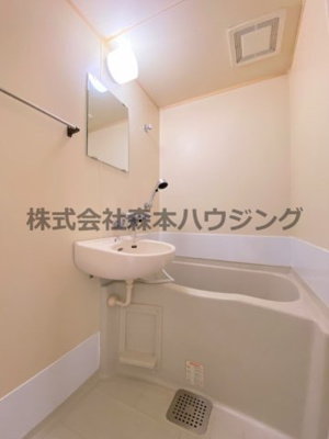 【浴室】 | 　下木田マンション | 落ち着いた空間のお風呂です