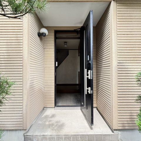 前橋市西片貝町4丁目のエントランス