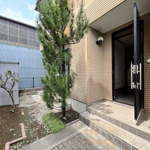 前橋市西片貝町4丁目の玄関