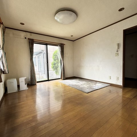 前橋市西片貝町4丁目の居間・リビング