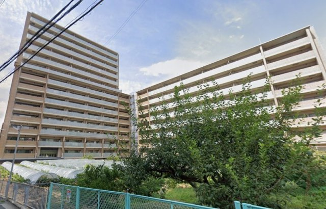吹田市千里山竹園１丁目の賃貸マンション