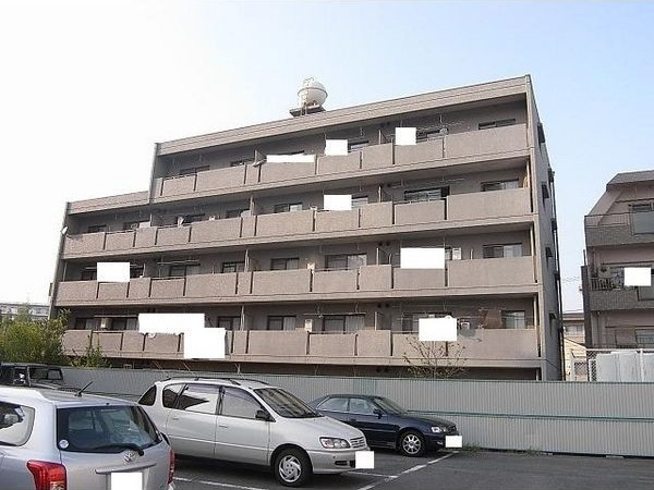 八城マンションの外観