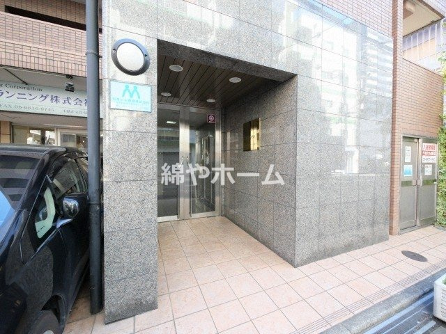 メルクリオール難波のエントランス|毎日通るエントランスはこのようになっています