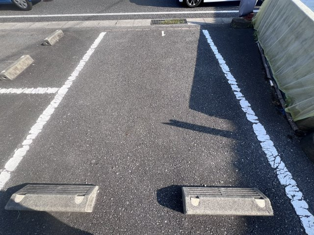 flat福井A棟の駐車場