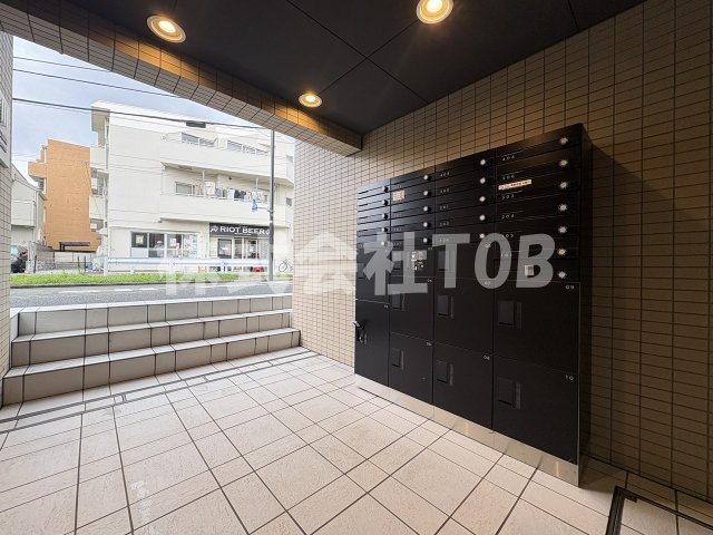 【ロビー】 | ウェルスクエア祖師ヶ谷大蔵 | メールBOX　宅配BOX