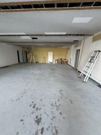 木更津市中央１丁目の店舗事務所の内装