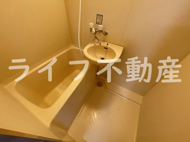 CTビュー小阪の浴室|落ち着いた空間のお風呂です