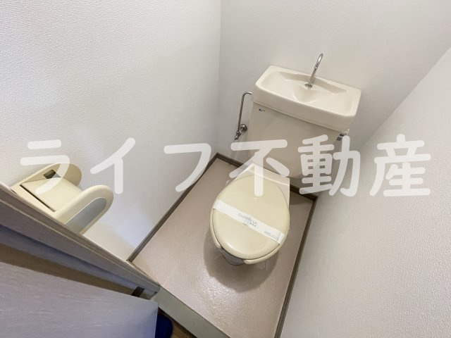 CTビュー小阪のトイレ|清潔感のあるトイレです