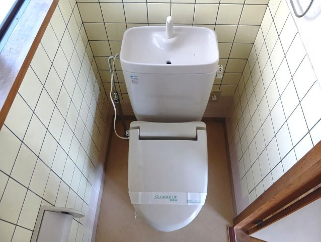 ハイツYO坂本のトイレ|コンパクトで使いやすいトイレです