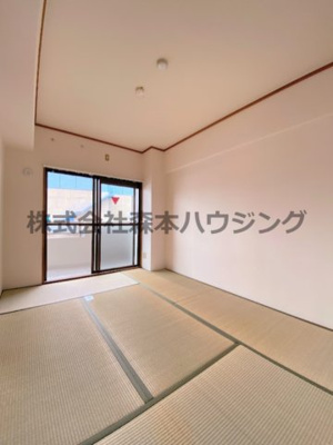 【和室】 | 　ヴィルヌーブエスト | 柔らかい畳が心地よい和室