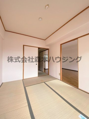 【和室】 | 　ヴィルヌーブエスト | 日本らしい落ち着いた雰囲気の和室です